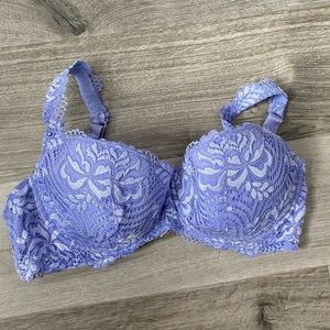 Pretty bra, molded cups. Size 36DD